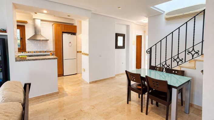 Image No.10-4 Bed Semi-Detached for sale