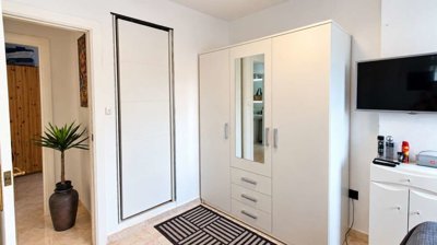 14658renovated2bedgroundfloorapartmentwithpri