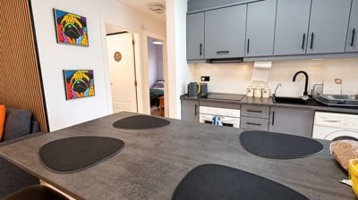 14658renovated2bedgroundfloorapartmentwithpri