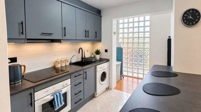 14658renovated2bedgroundfloorapartmentwithpri