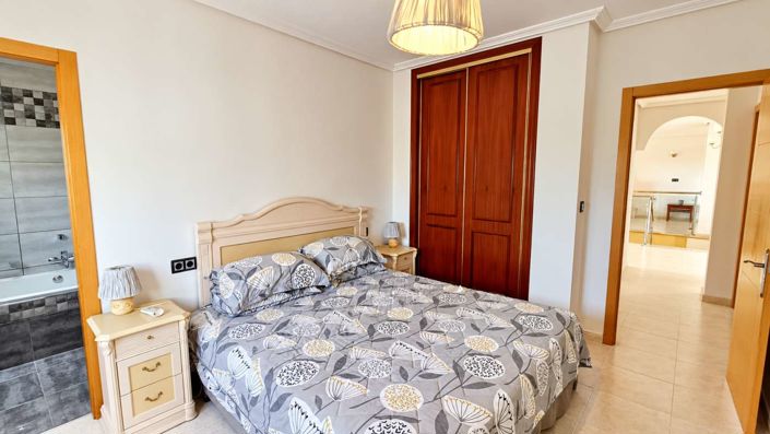 Image No.30-6 Bed Villa for sale