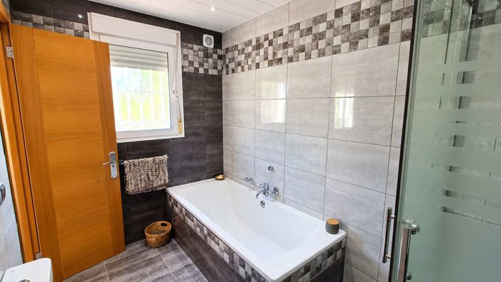Image No.34-6 Bed Villa for sale