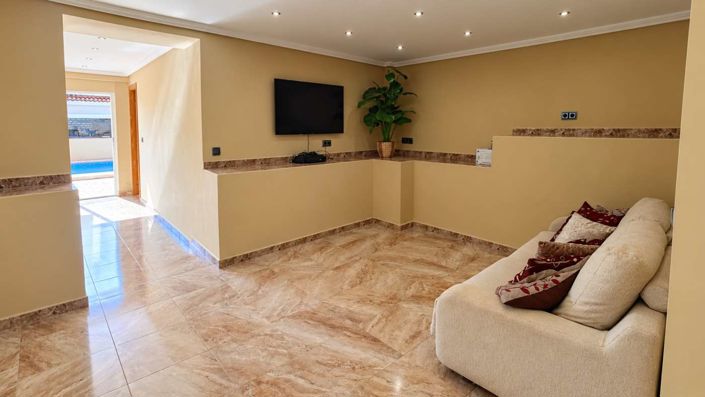 Image No.35-6 Bed Villa for sale