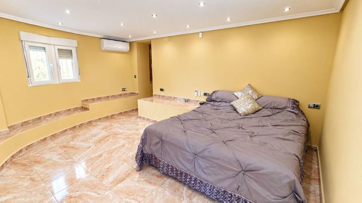 Image No.39-6 Bed Villa for sale