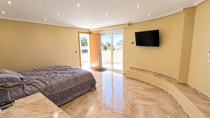 Image No.41-6 Bed Villa for sale