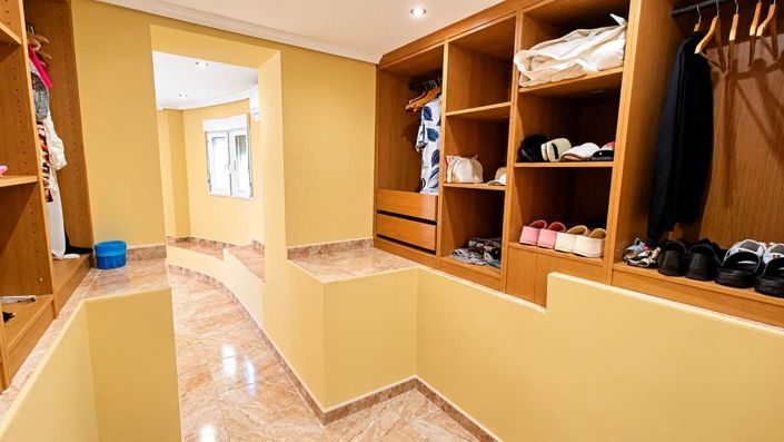 Image No.43-6 Bed Villa for sale
