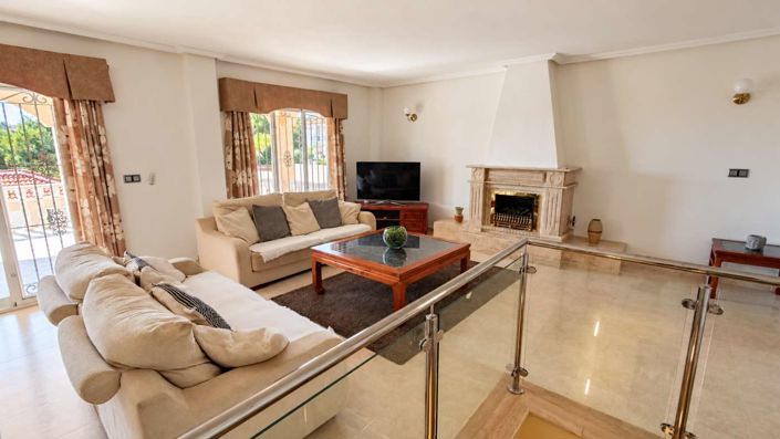 Image No.8-6 Bed Villa for sale