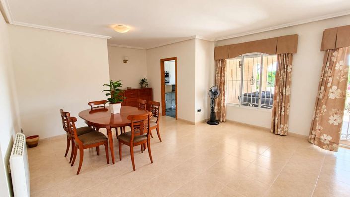 Image No.9-6 Bed Villa for sale