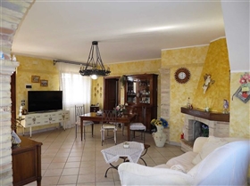 Image No.9-Villa de 4 chambres à vendre à Notaresco