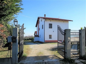 Image No.1-Villa de 4 chambres à vendre à Notaresco