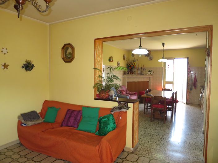 Image No.6-Maison de campagne de 6 chambres à vendre à Cellino Attanasio