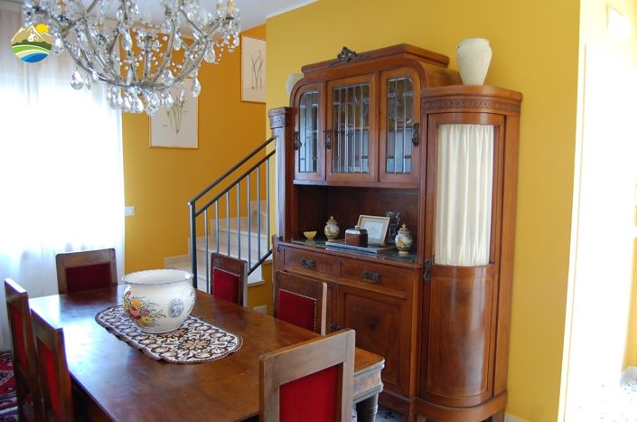 Image No.23-8 Bed Country House for sale