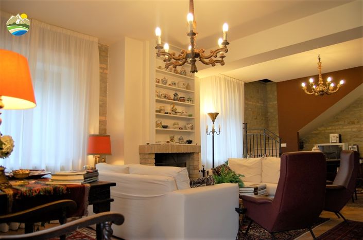 Image No.26-8 Bed Country House for sale