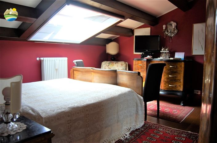 Image No.35-8 Bed Country House for sale