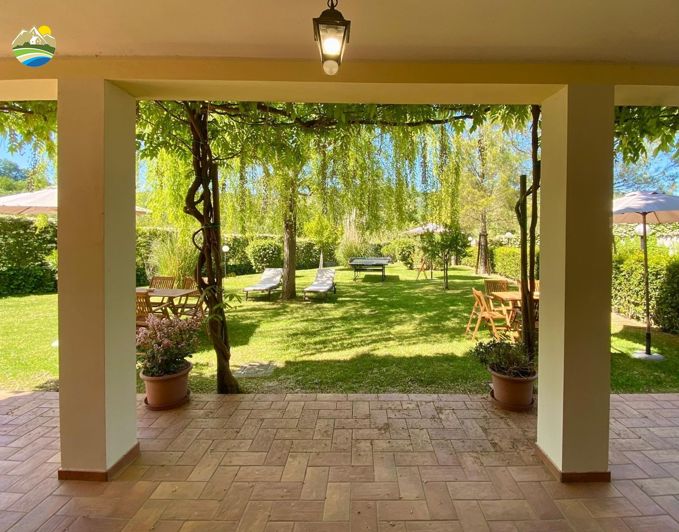Image No.4-8 Bed Country House for sale