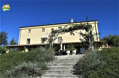 4 Bed Country House for sale