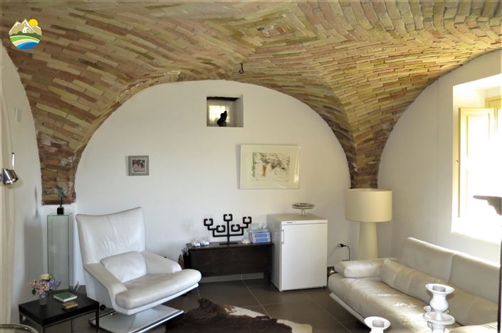 Image No.10-4 Bed Country House for sale