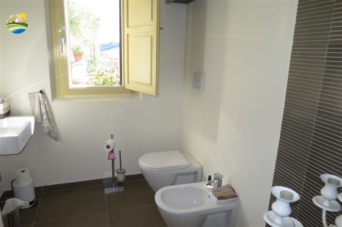 Image No.16-4 Bed Country House for sale