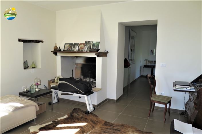 Image No.18-4 Bed Country House for sale