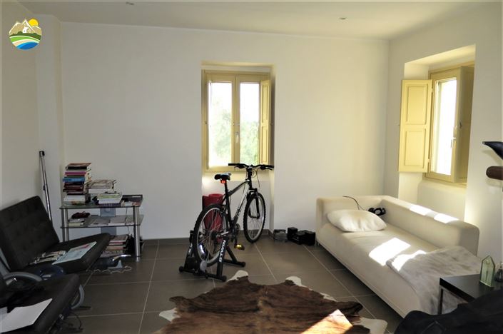 Image No.19-4 Bed Country House for sale