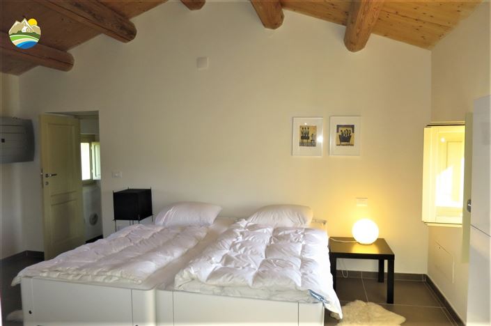 Image No.28-4 Bed Country House for sale