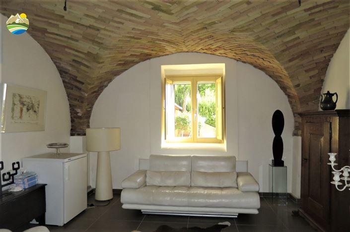 Image No.9-4 Bed Country House for sale