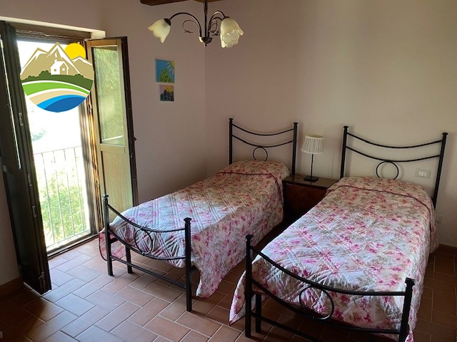 Image No.20-5 Bed Country House for sale