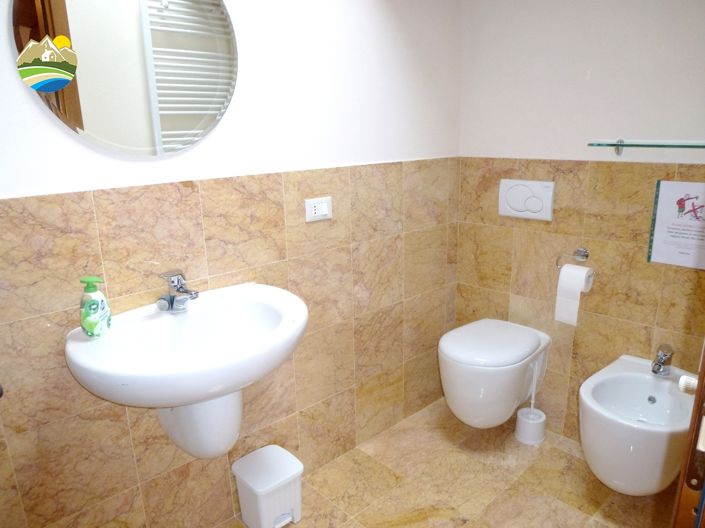 Image No.22-5 Bed Country House for sale