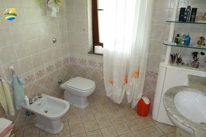 Image No.12-4 Bed Villa for sale