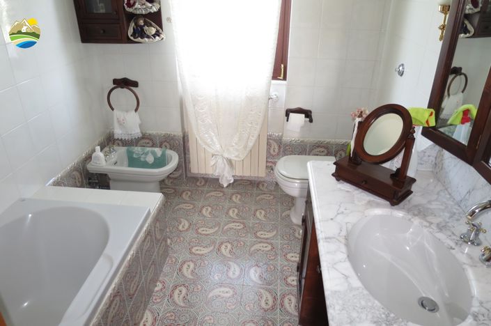 Image No.16-4 Bed Villa for sale