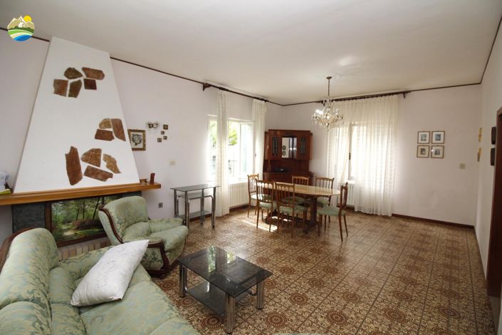 Image No.3-Maison de ville de 6 chambres à vendre à Cellino Attanasio