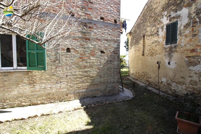 Image No.5-Maison de ville de 6 chambres à vendre à Cellino Attanasio