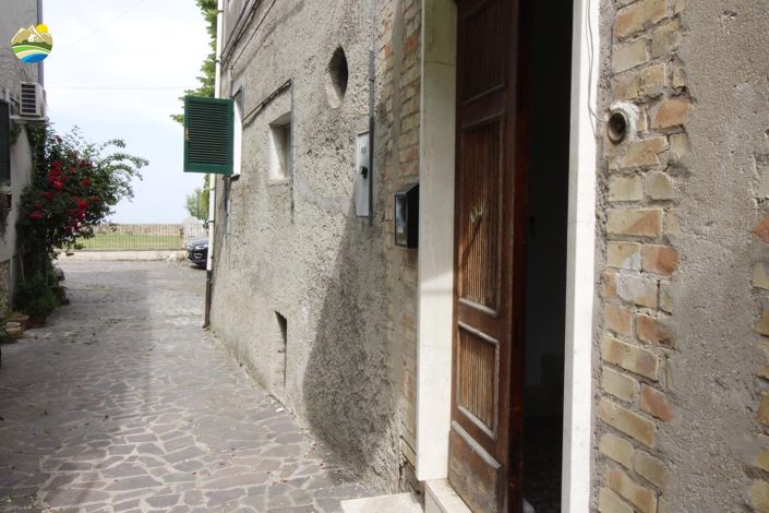 Image No.7-Maison de ville de 6 chambres à vendre à Cellino Attanasio