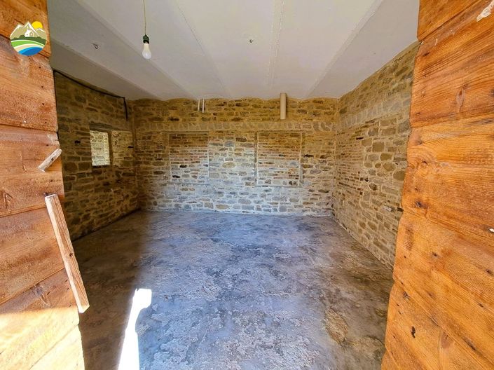 Image No.15-4 Bed Country House for sale