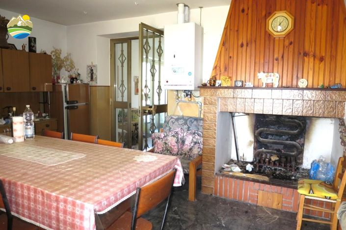 Image No.19-4 Bed Country House for sale