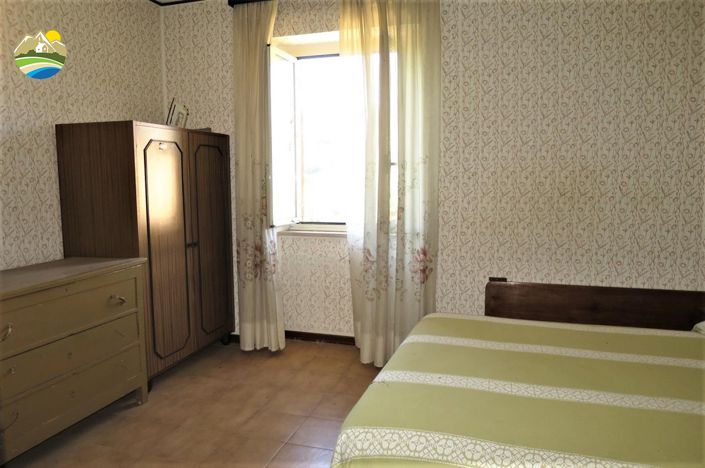 Image No.23-4 Bed Country House for sale