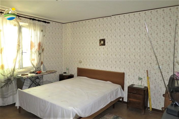 Image No.25-4 Bed Country House for sale