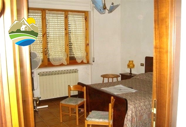 Image No.14-3 Bed Country House for sale