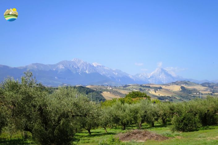 Image No.22-3 Bed Country House for sale