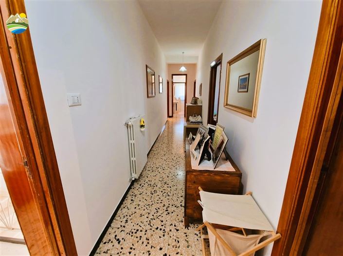 Image No.17-4 Bed Country House for sale