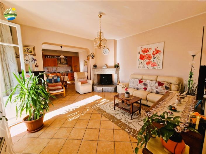 Image No.3-4 Bed Country House for sale