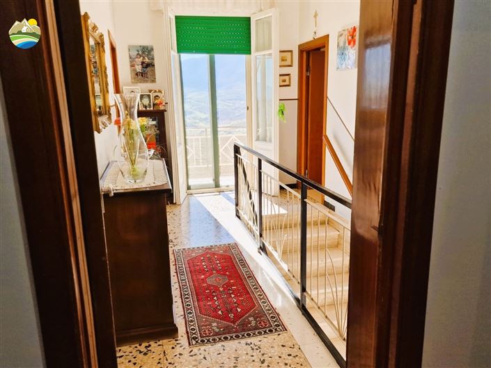 Image No.7-4 Bed Country House for sale