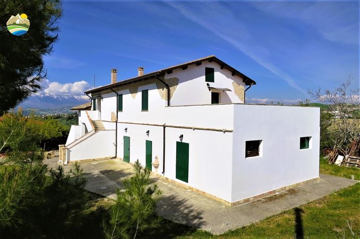 Image No.1-2 Bed Country House for sale