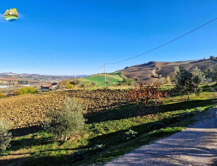 Image No.24-4 Bed Country House for sale