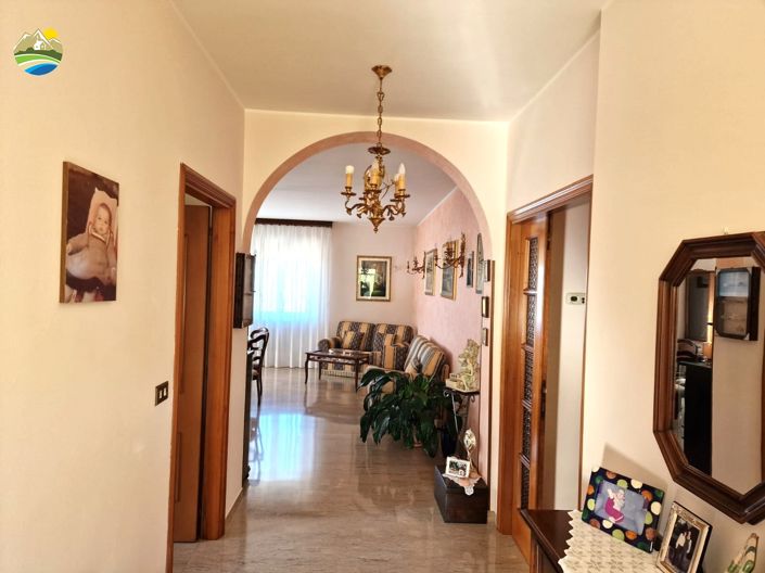 Image No.8-4 Bed Country House for sale