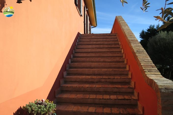 Image No.28-4 Bed Country House for sale