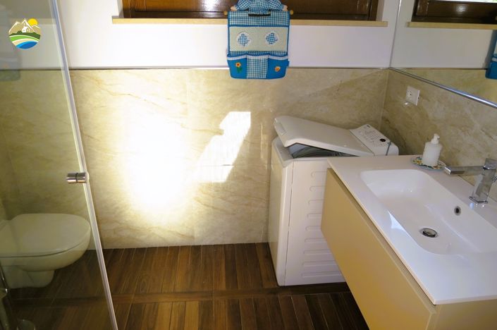 Image No.36-4 Bed Country House for sale