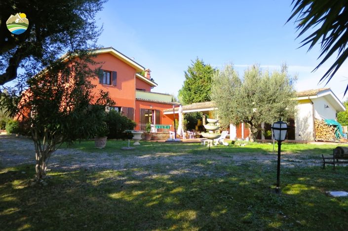 Image No.41-4 Bed Country House for sale