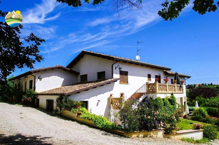 Image No.1-10 Bed Country House for sale