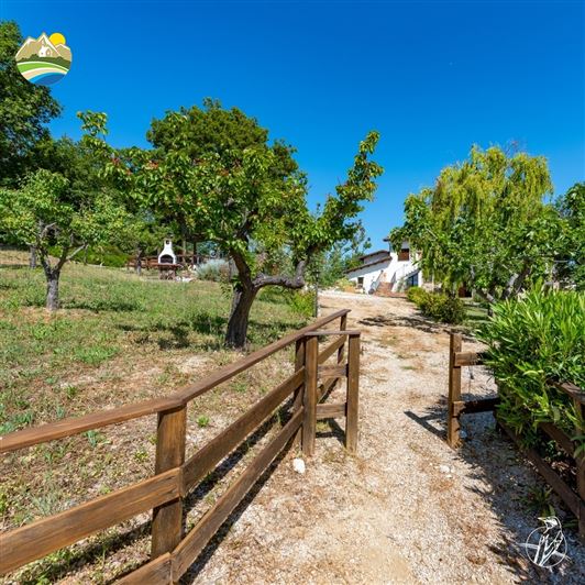 Image No.20-10 Bed Country House for sale